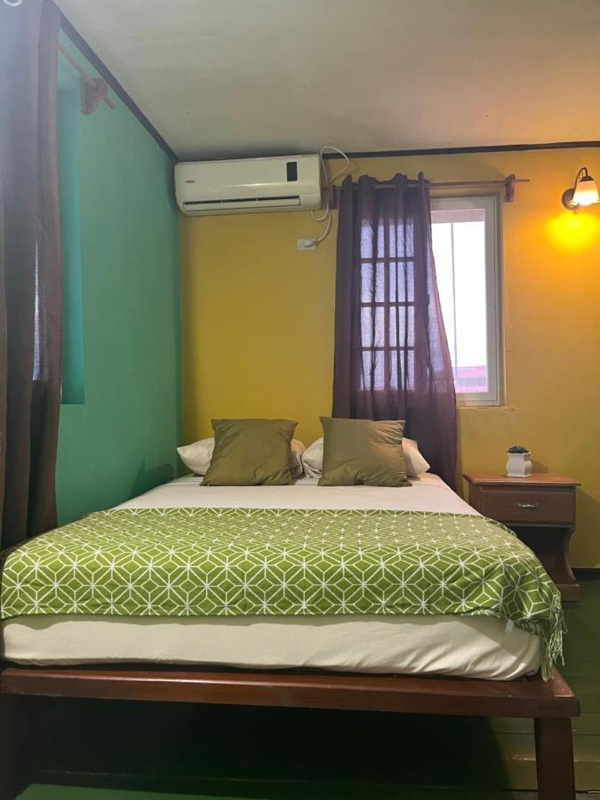 Hostal Cay Bastimentos Exteriör bild