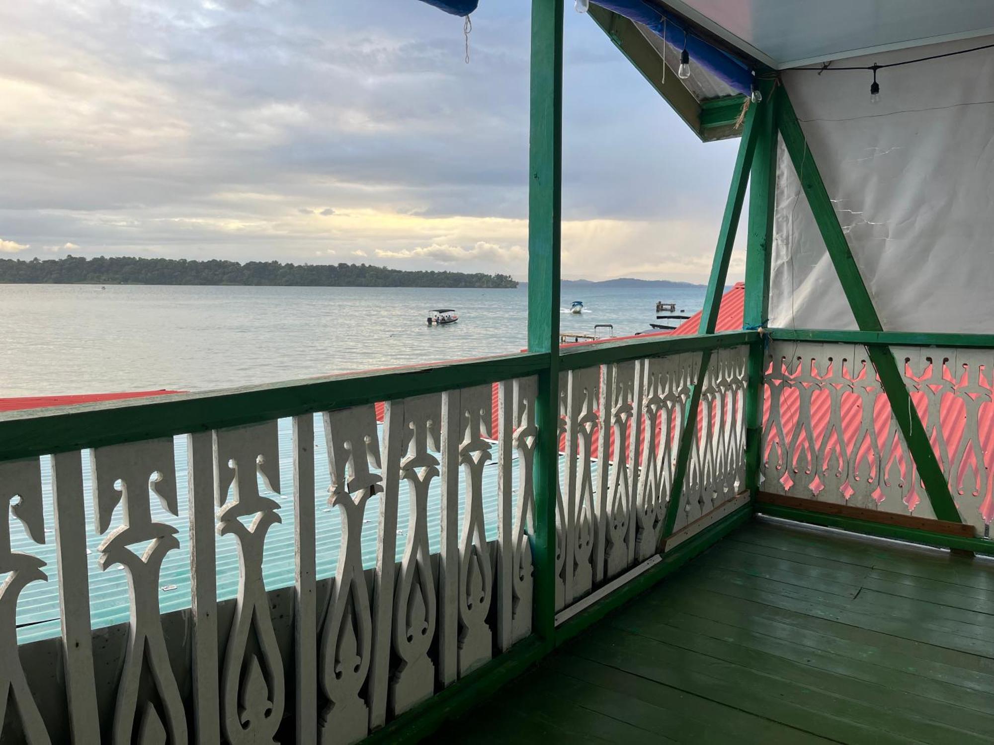 Hostal Cay Bastimentos Exteriör bild